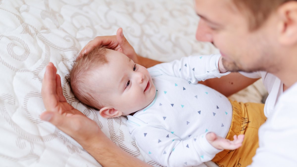 Talking to Babies Boosts Brain Development and Early Vocabulary - Hidabroot