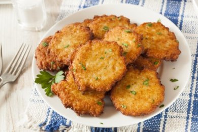 Classic Crispy Potato Latkes Recipe: Easy Homemade Chanukah Favorite