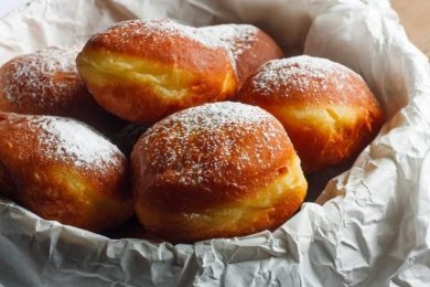 Classic Homemade Sufganiyot: The Ultimate Fluffy Jam-Filled Chanukah Doughnuts