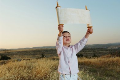 How to Prepare for Shavuot: Spiritual Growth, Torah Learning, and Meaningful Prayer