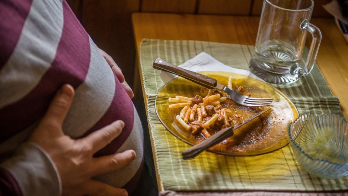 Stomuch Exploding Eating Until You Burst? Here's How to Reduce Your Stomach Size - Hidabroot