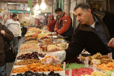 A Concise Guide to Checking Fruit for Tu b'Shevat