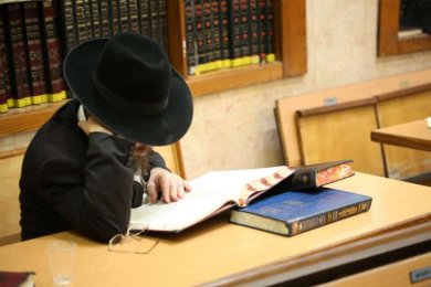 Sefirat HaOmer Guide: Key Laws for Counting Correctly Every Night