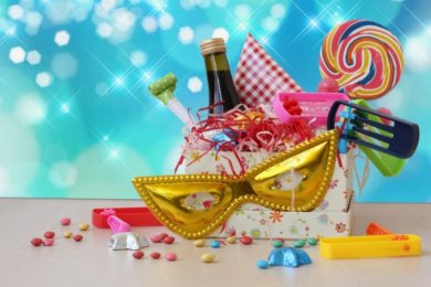 A Heartfelt Message from a Mom: "I Can't Afford Lavish Purim Gifts"