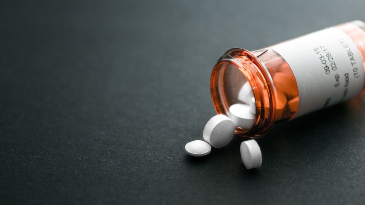 Oversuing Overusing Painkillers? 3 Hidden Dangers You Need to Know - Hidabroot