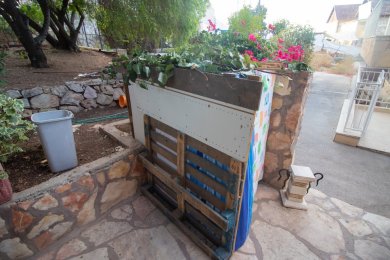 Jewish Records: Who Owns the Smallest Sukkah in the World?