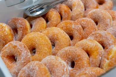Low-Carb Chanukah Donuts: Soft, Sugar-Free, and Surprisingly Delicious
