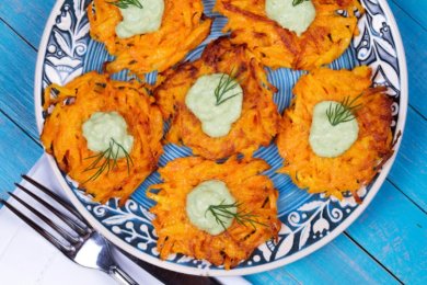 Baked Sweet Potato Latkes With a Creamy Garlic Dip