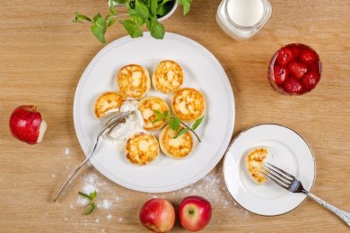 Dreamy Sweet Latkes with Apple and Strawberry Flavor