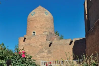 Where Are Mordechai and Esther Buried? Two Traditions, One Mystery