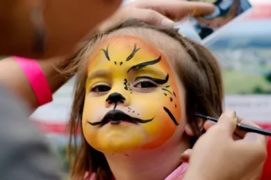 Is Costume Makeup Safe? What Parents Should Know This Purim