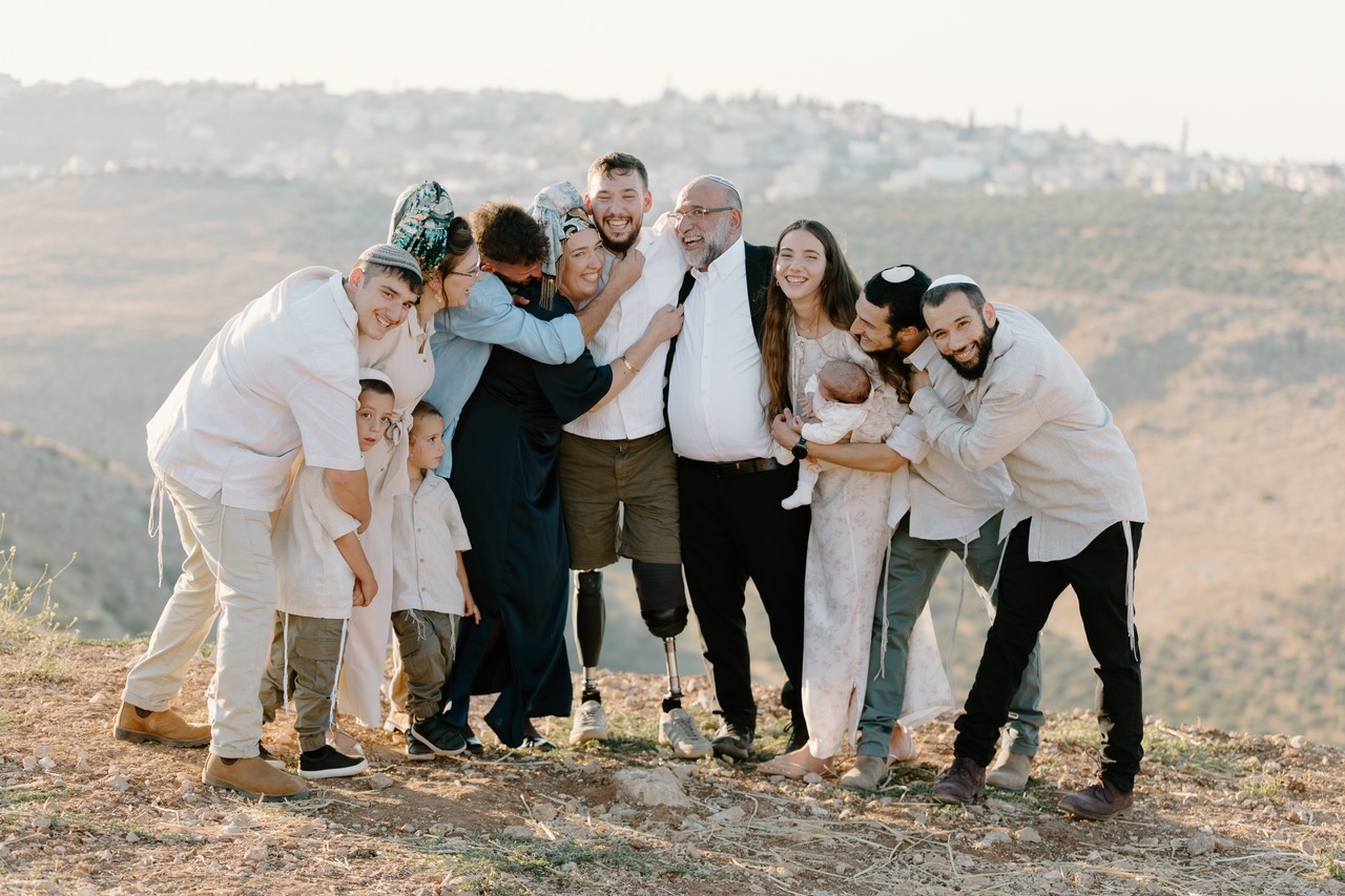 Thanksgiving celebration (Photo: Gavriel Strock)