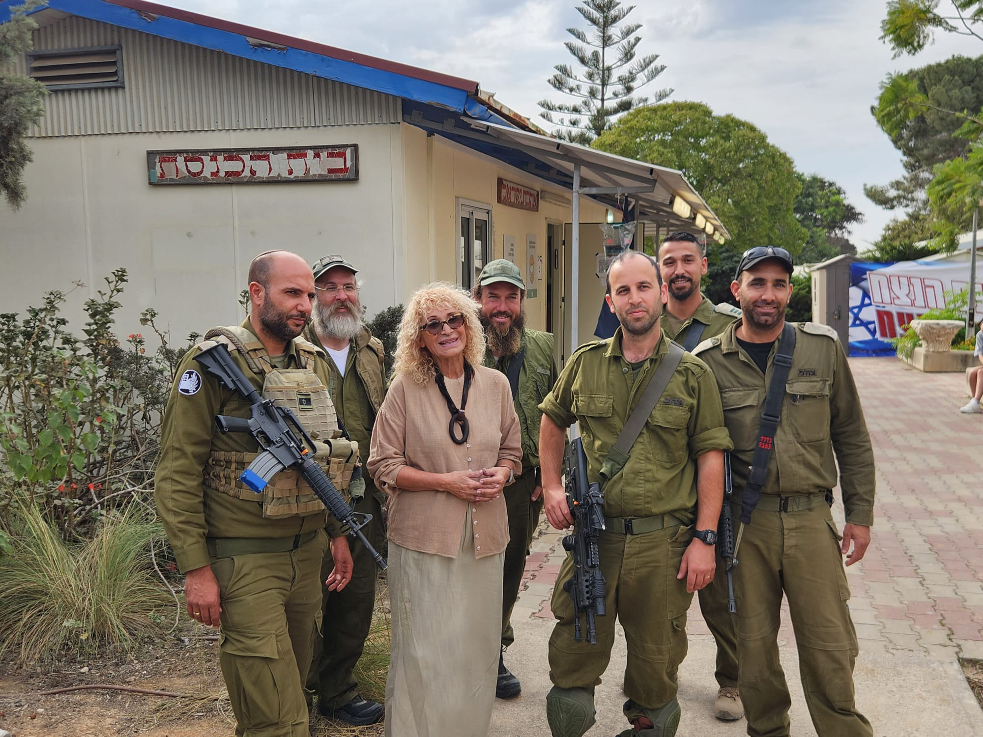 Rachel at the synagogue in Be'eri (Photo: KfirSivan)