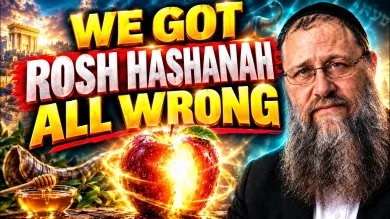 The Secret of the Rosh Hashanah Apple: Judgment on the Outside, Love Within