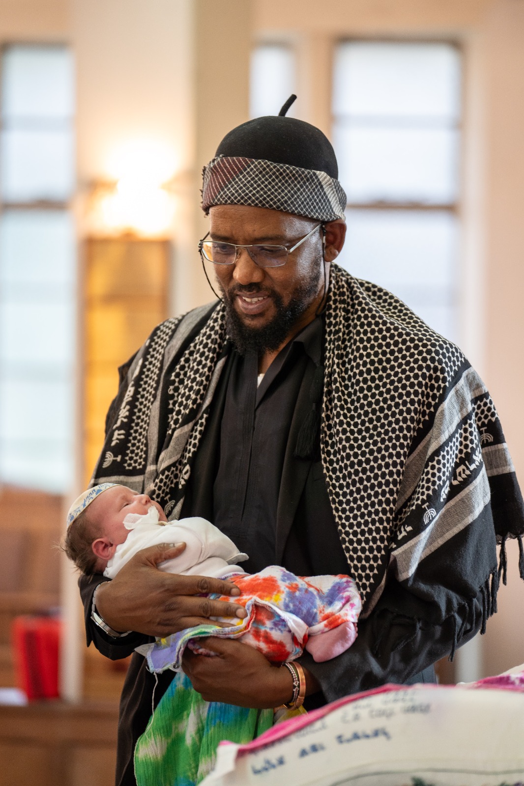 Head of the Tanzanian community, Yehuda Kahalani, godfather in the covenant of Ohev Yisrael Kasowitz (son of Rabbi Netanel)